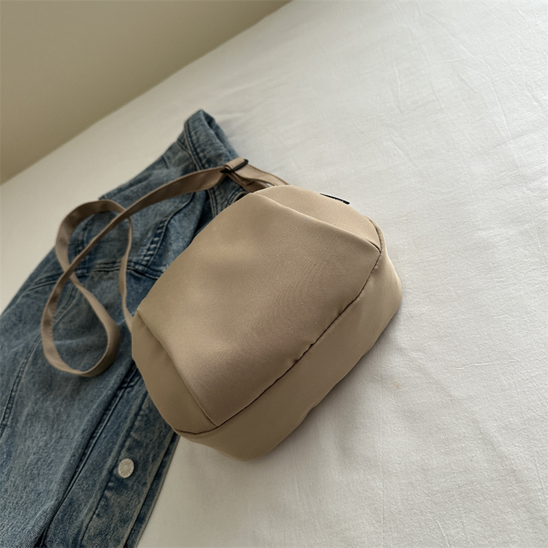 Casual Nylon Canvas Crossbody  - Women'S Elle Bags recensione e prezzo