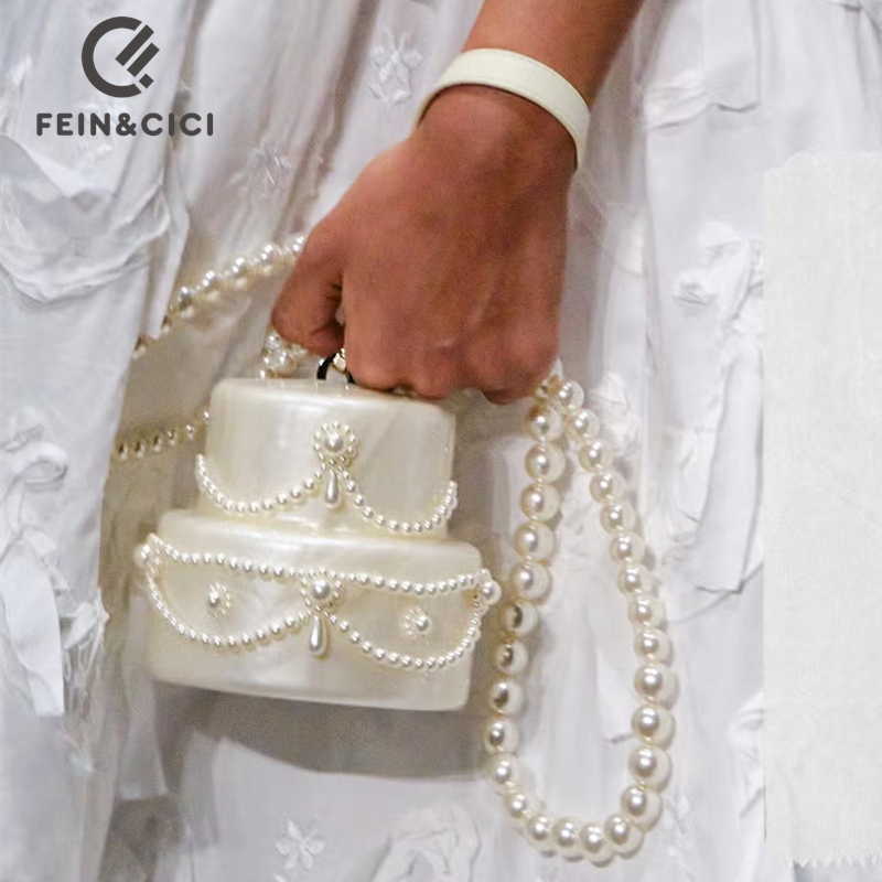 Cake shape clutch bag acrylic  - Evening Bag Beaded recensione e prezzo