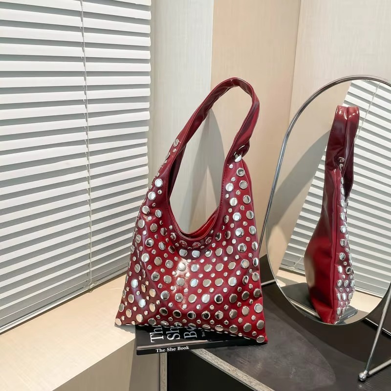 Rivets Large Capacity Shoulder - Women Bags Designer Sale recensione e prezzo