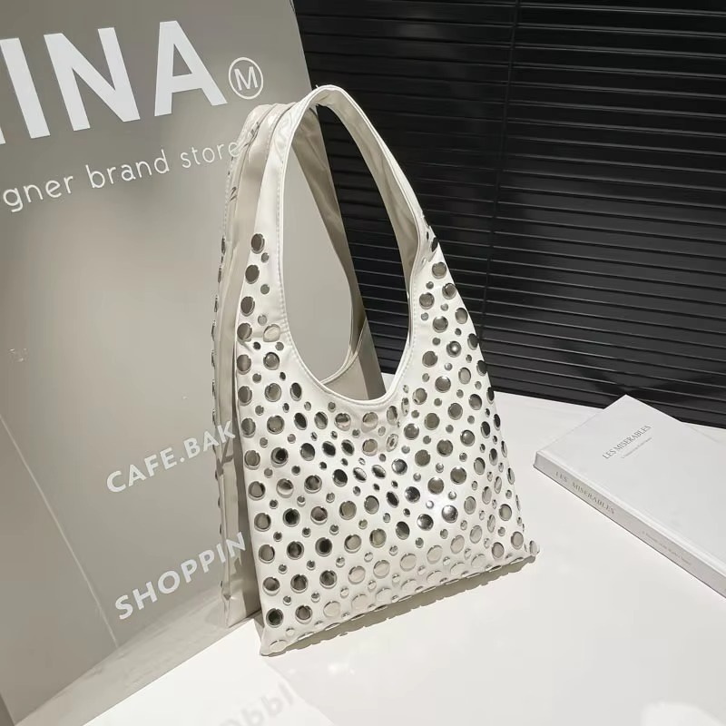 Rivets Large Capacity Shoulder - Women Bags Designer Sale recensione e prezzo