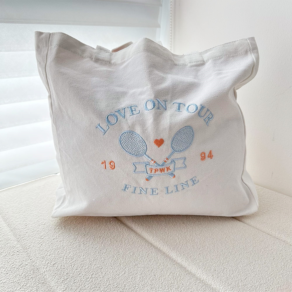Love on Tour 1994 Embroidered  - Women Bags Ck recensione e prezzo
