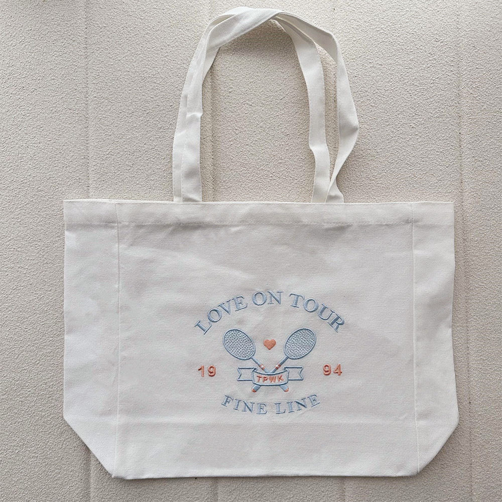Love on Tour 1994 Embroidered  - Women Bags Ck recensione e prezzo