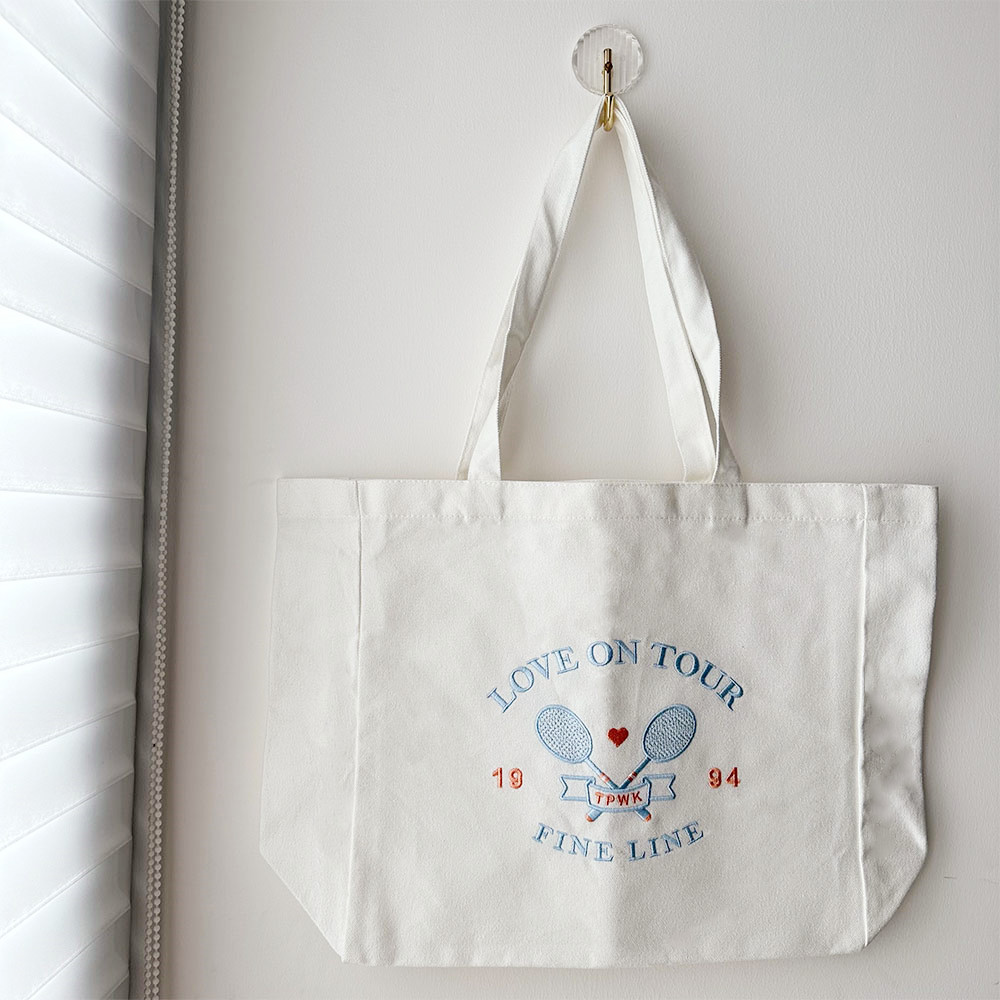 Love on Tour 1994 Embroidered  - Women Bags Ck recensione e prezzo