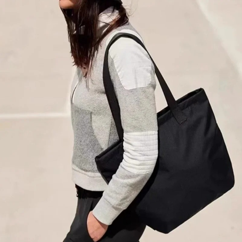 Lite Tote 15L Ultra-lightweigh - Women Bags Premium Brands recensione e prezzo