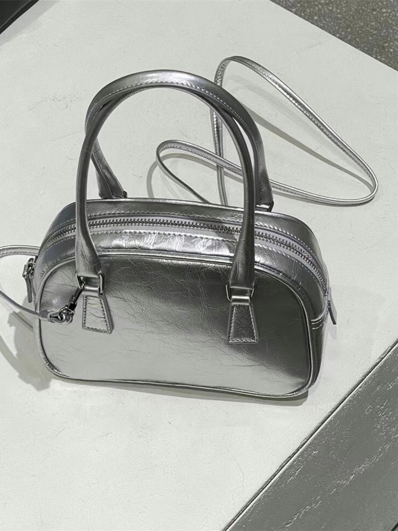 Leather Boston Pillow Handbag  - Women'S Elle Bags recensione e prezzo