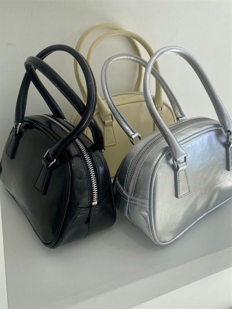 Leather Boston Pillow Handbag  - Women'S Elle Bags recensione e prezzo