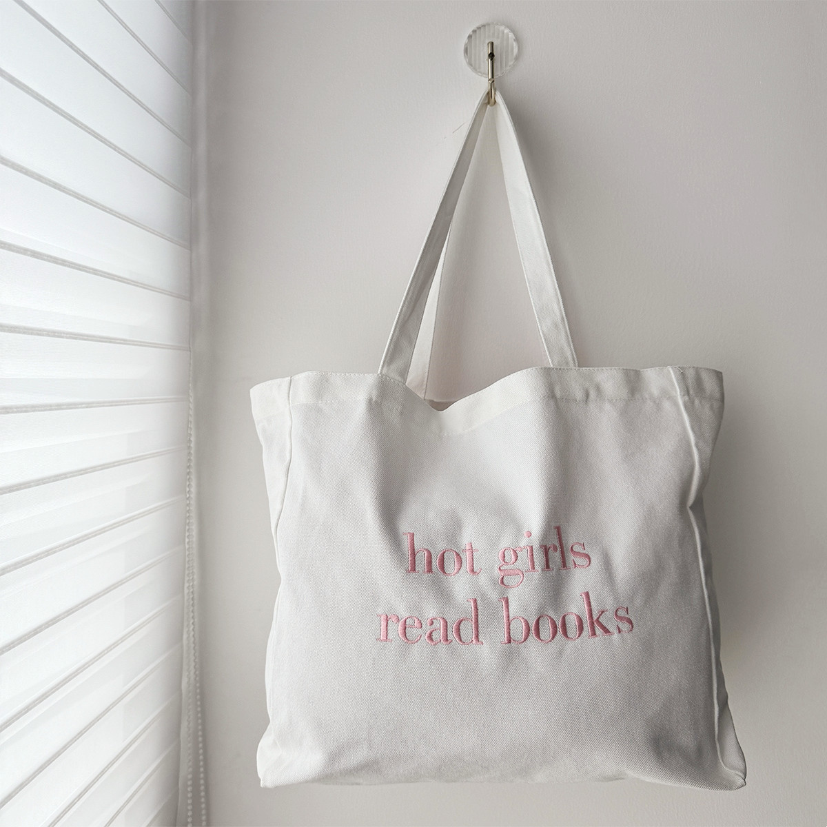Hot Girls Read Books Letters E - Women Bags Ck recensione e prezzo